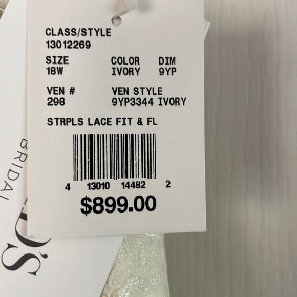 18w David’s bridal ivory strapless wedding dress - Picture 3 of 8